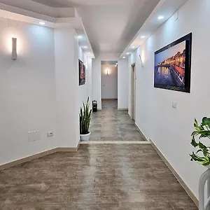 B&B Meridian, 시라쿠사